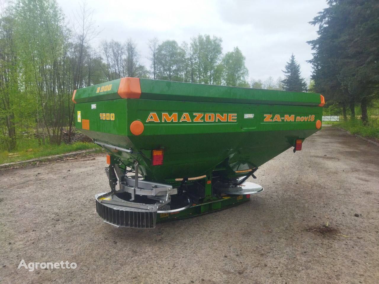 Amazone ZA-M Novis mounted fertilizer spreader