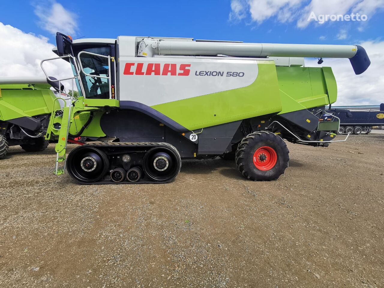 Claas Lexion 580 TT grain harvester