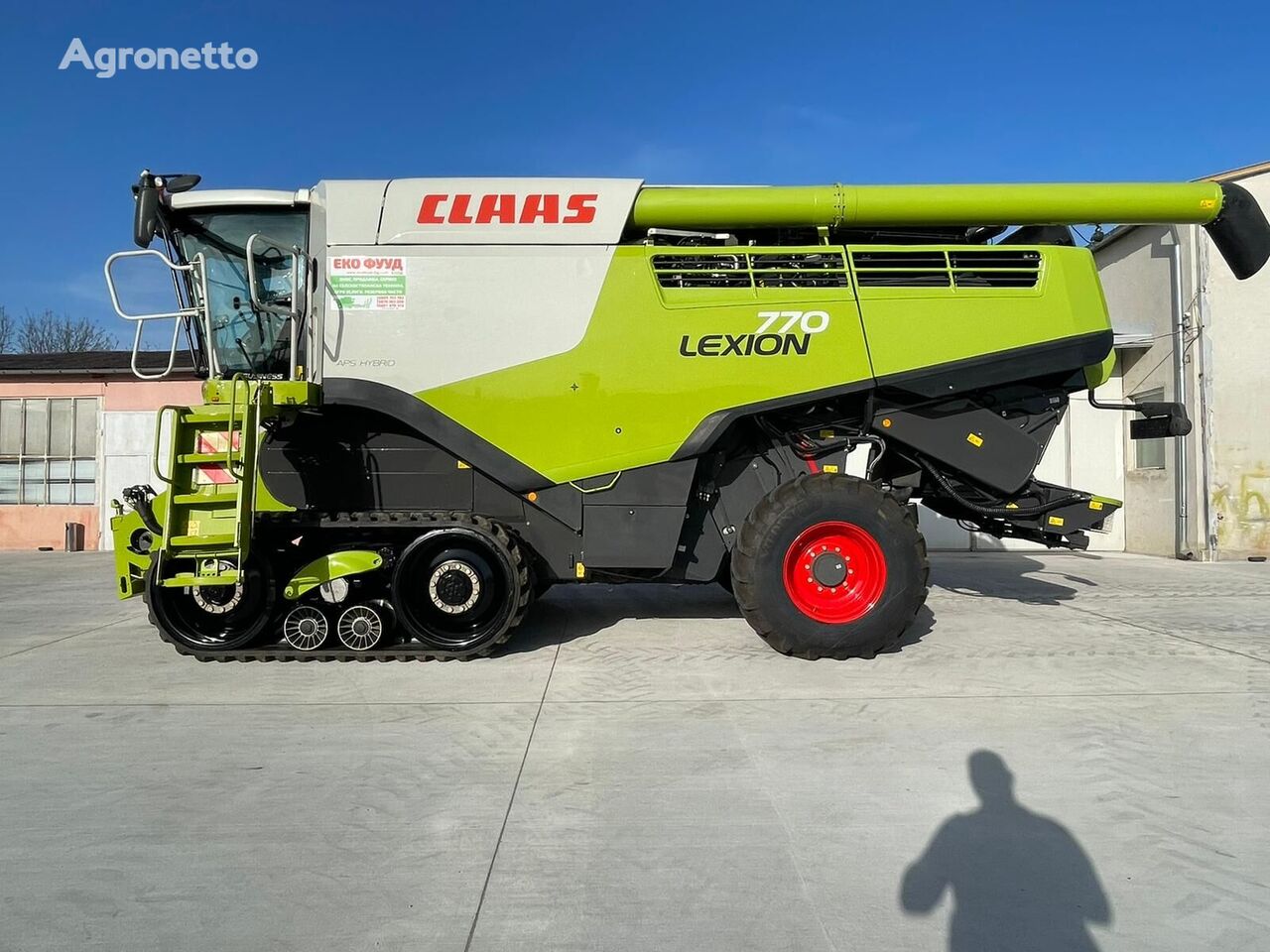 Claas Lexion 770 TT grain harvester