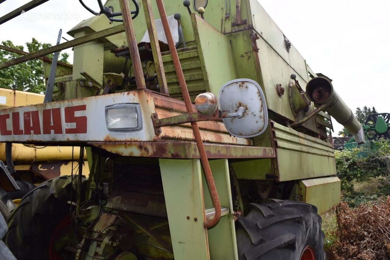 Claas Senator Teileverwer. grain harvester