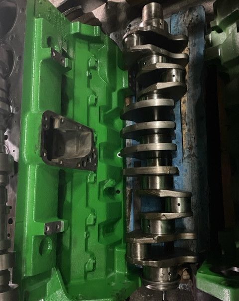 John Deere RE51761 , R116068 crankshaft for wheel tractor