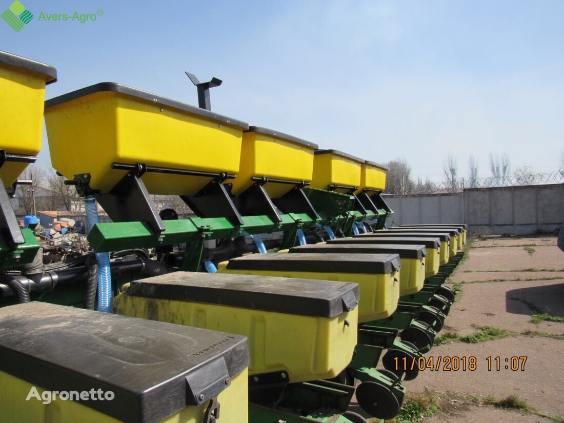 The system of making a dry fertilizer 5 sections seed hopper for seeder