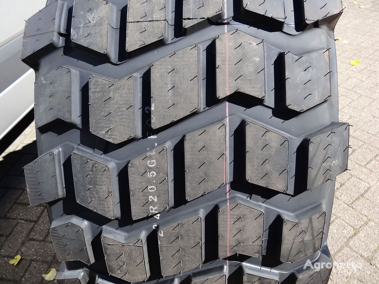 new Advance 24.00 R 20.5 tire for trailer agricultural machinery