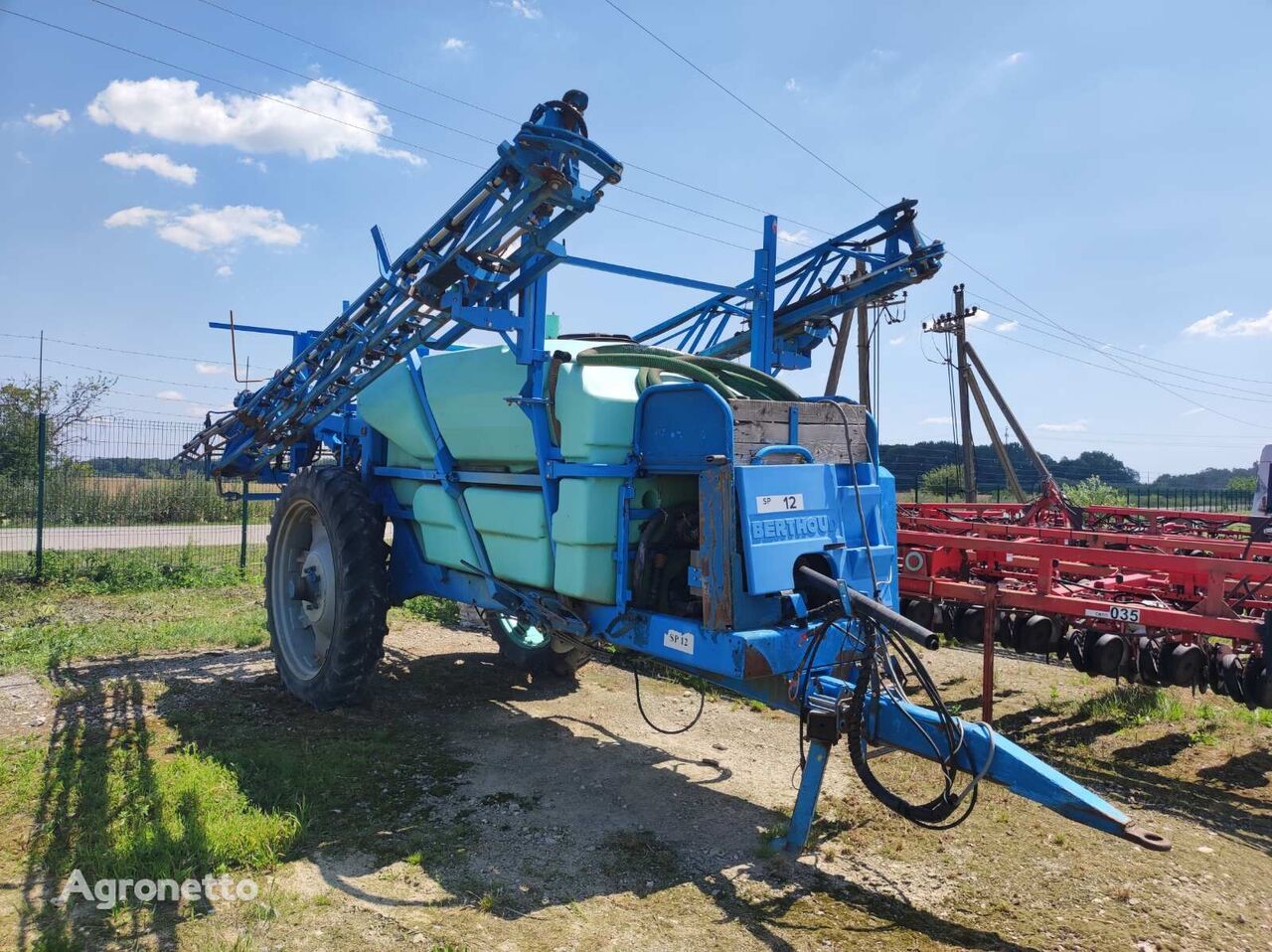 Berthoud  4000l/24m trailed sprayer