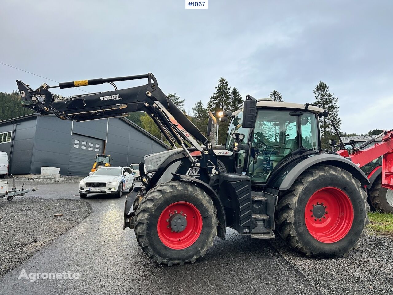 Fendt 724S4 wheel tractor