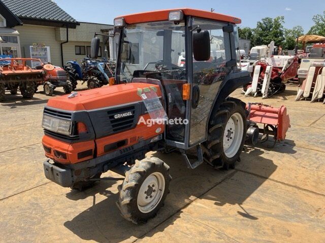 Kubota GL221 wheel tractor