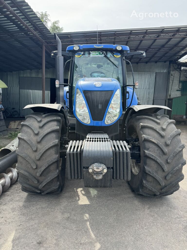 New Holland T 7060  wheel tractor