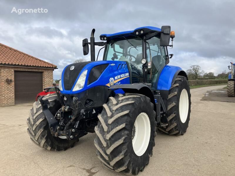 New Holland T7.225 AUTO COMMAND wheel tractor