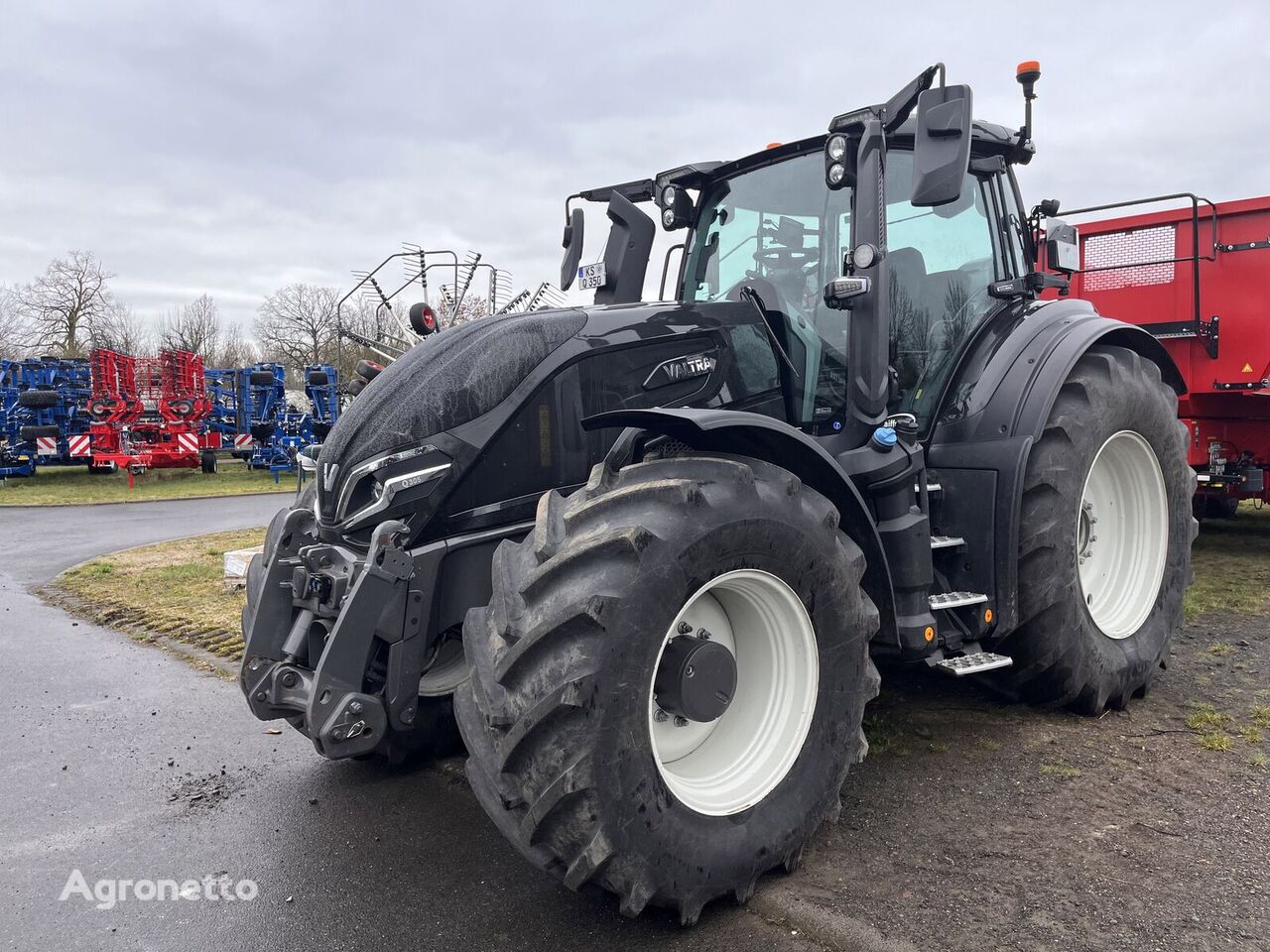 Valtra Q305 1A9 wheel tractor